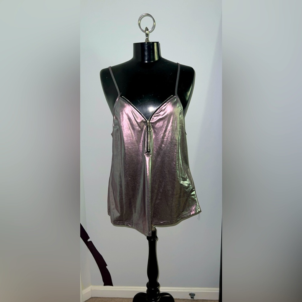 NWOT metallic tank